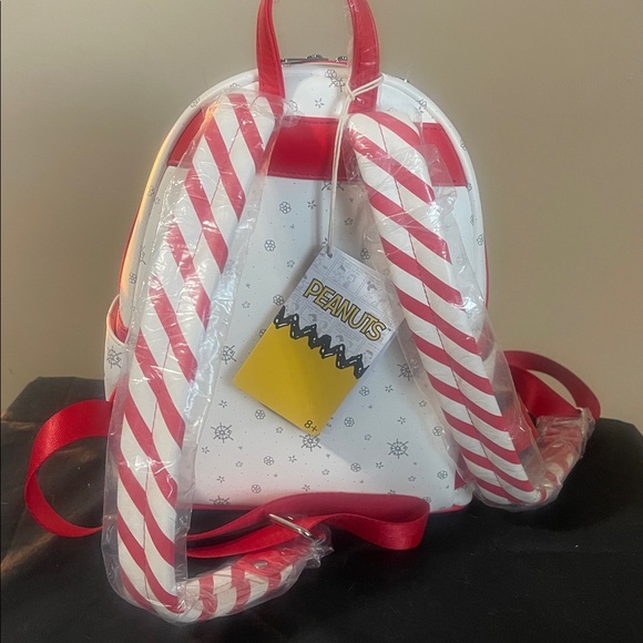 Loungefly Peanuts SNOOPY Bag/Backpack NWT - Picture 5 of 6